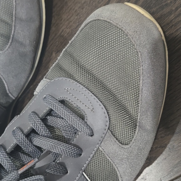 Men Shoes - Picture 2 of 5